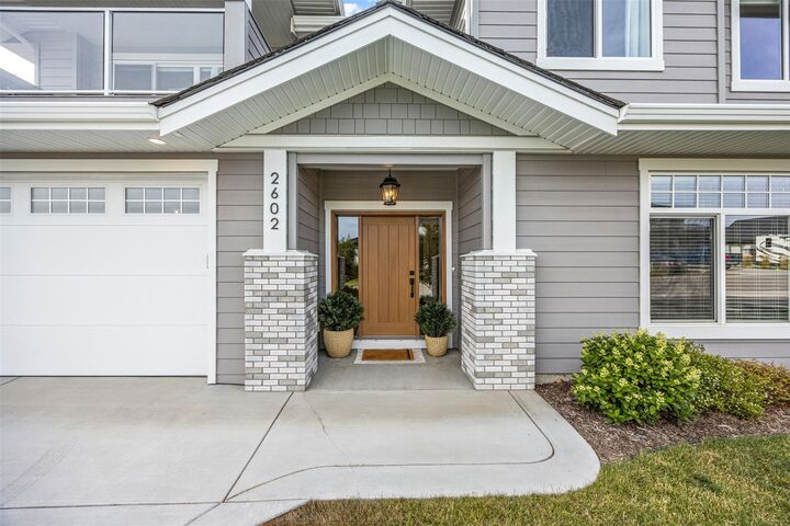 Property Photo: 2602 Crown Crest Drive BC V4T 3N3