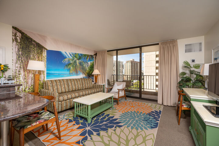 Property Photo:  229 Paoakalani Avenue 910(Nuc)  HI 96815 