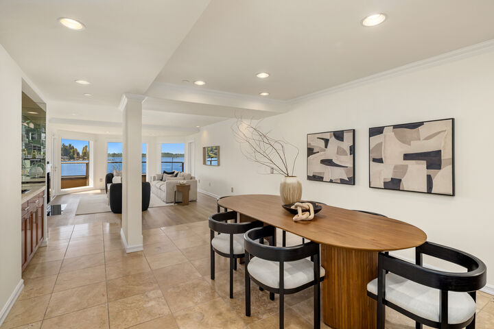 Property Photo:  4817  Lake Washington Boulevard NE 6  WA 98033 