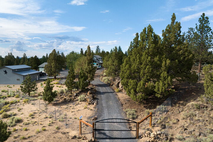 Property Photo: 22310 Sweetgrass Drive OR 97702