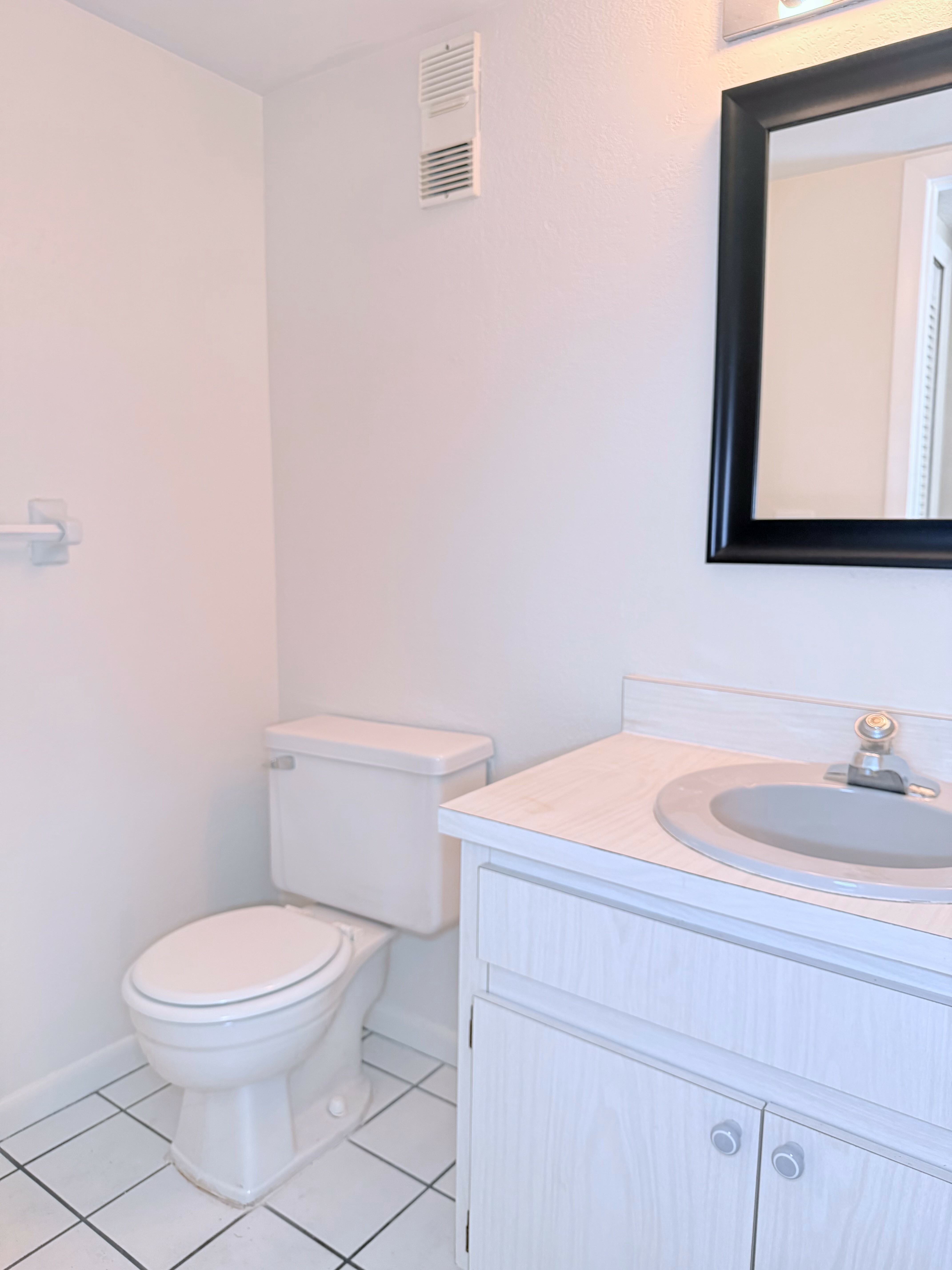 Property Photo: 11874 Northtrail Avenue FL 33617