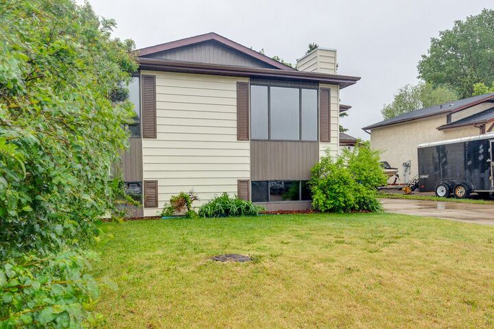 Property Photo: 35 Gish Street AB T4P 2N7