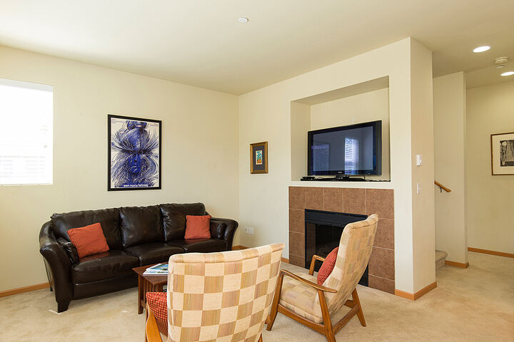 Property Photo: Living room 10625 Ross Rd E WA 98011