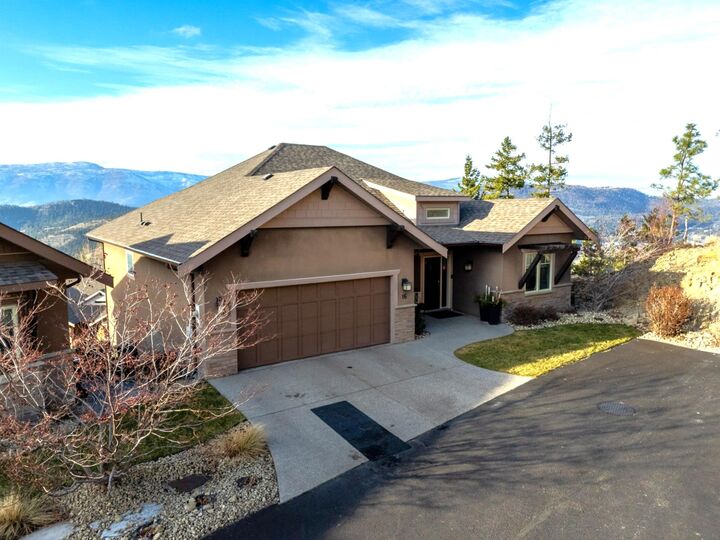 Property Photo:  2450 Selkirk Drive 16  BC V1V 2Z5 