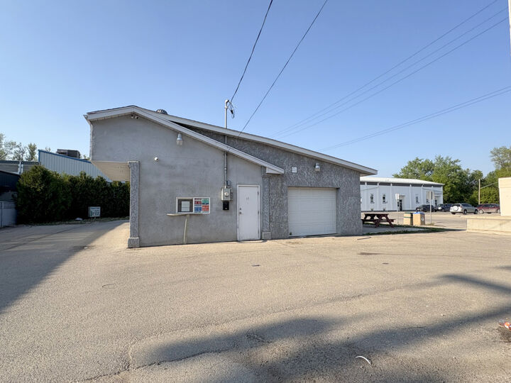 Property Photo:  17 3rd Street NE  MB R1N 3Y2 