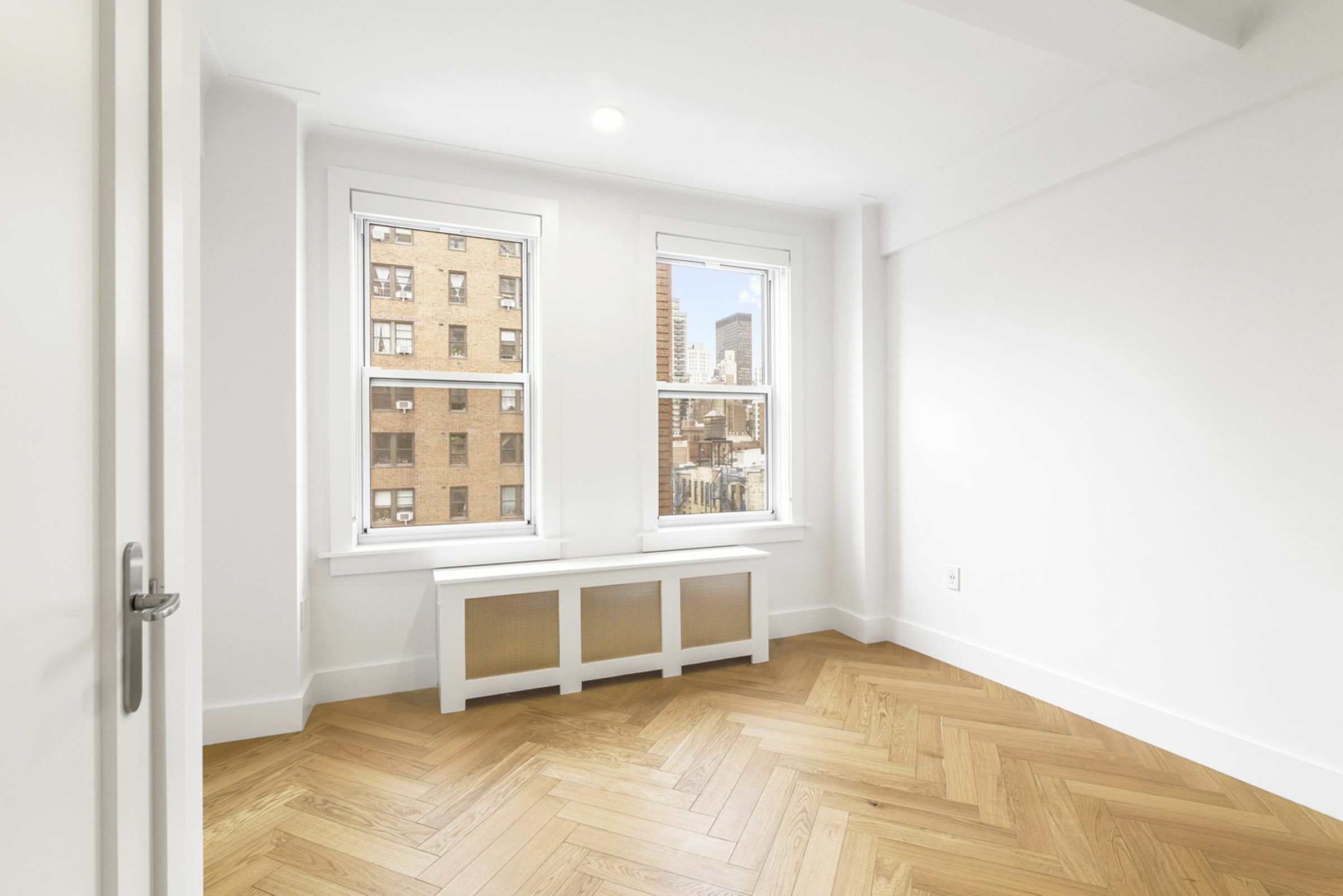 Property Photo:  301 East 21 Street 9B NY 10010 