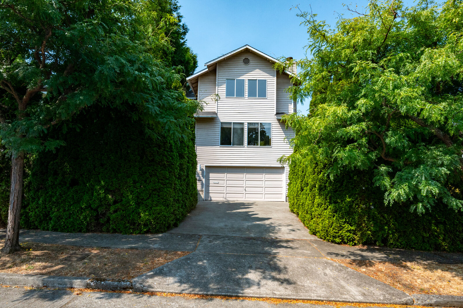 Property Photo: Main Photo 4407 30th Avenue W WA 98199