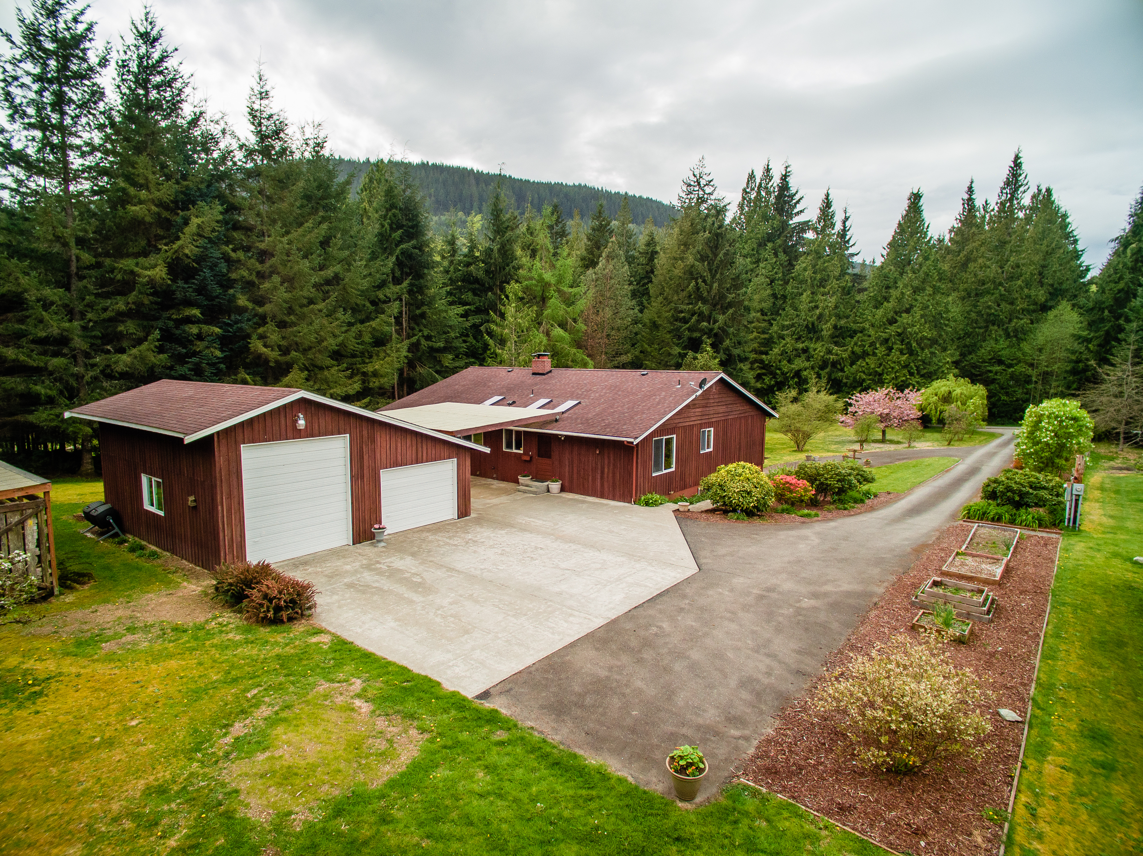 Property Photo: 124 bear creek ln 124 Bear Creek Lane  WA 98229 