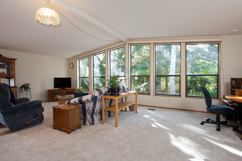 Property Photo: Light and bright living room 929 241st Place SW  WA 98021 