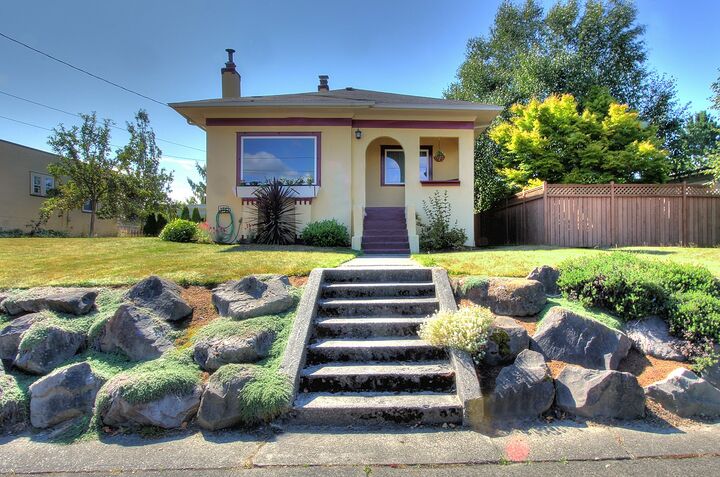 8317 25th Ave NW  Seattle WA 98117 photo