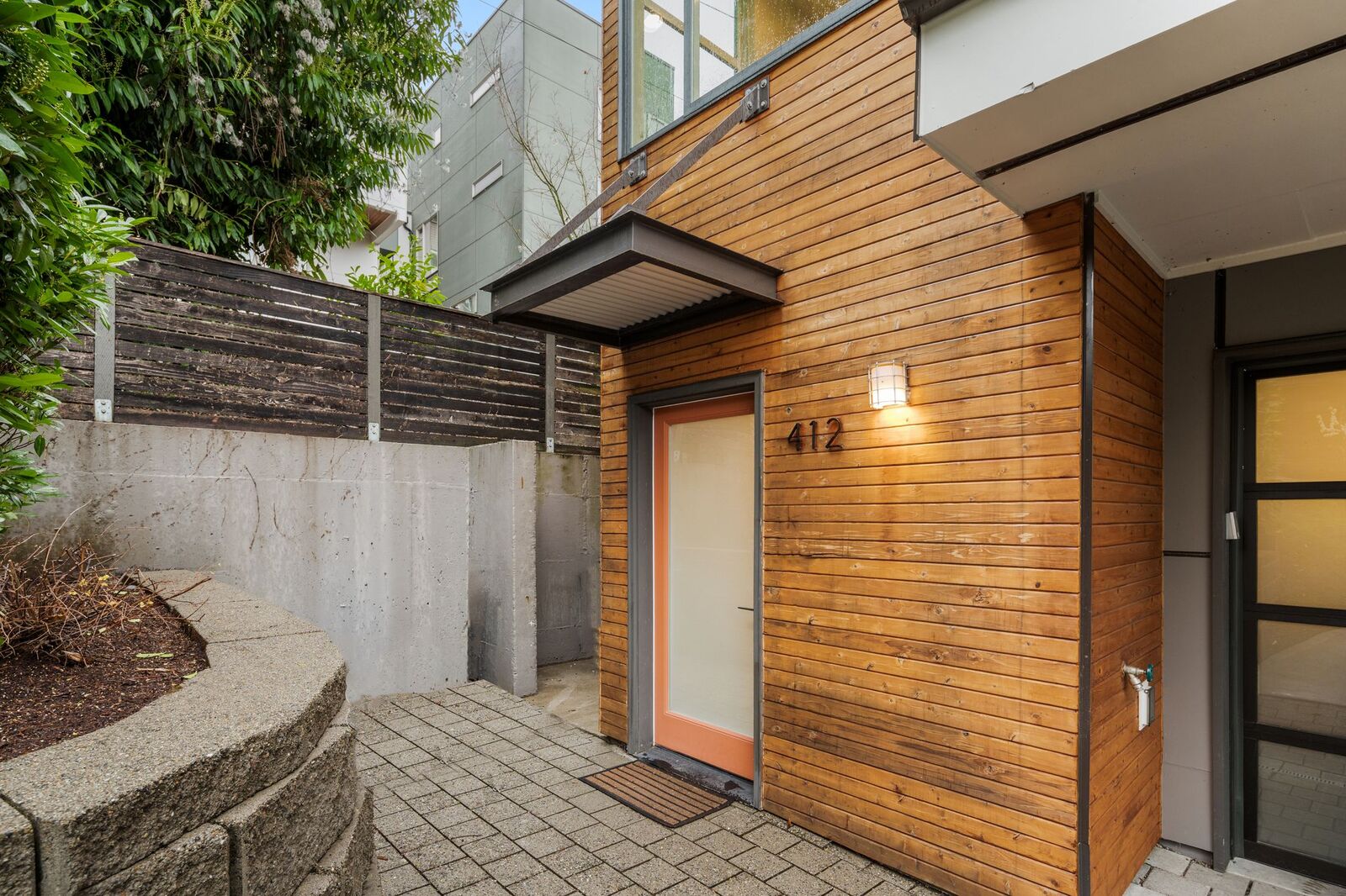 Property Photo:  412 W Fulton Street  WA 98119 