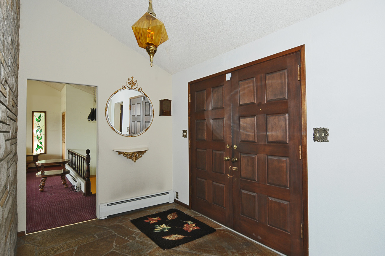 Property Photo: Foyer 7710 57th Ave NE  WA 98115 