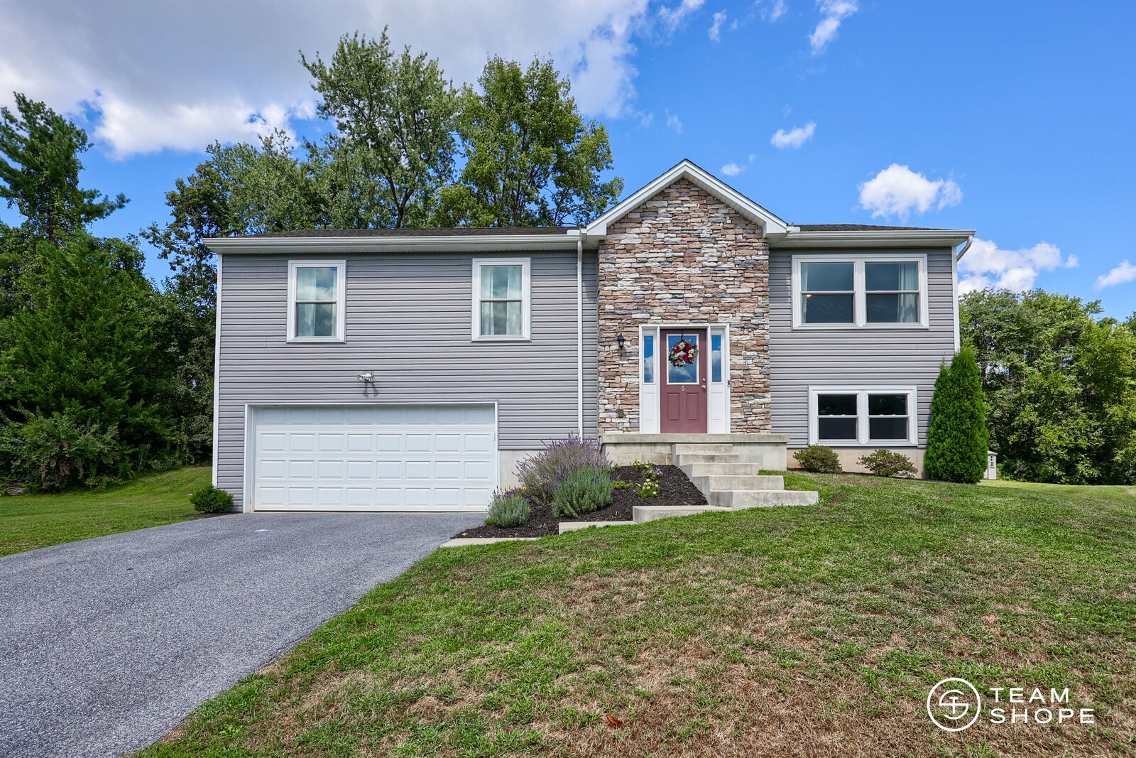 Property Photo:  6 Swansea Drive  PA 17057 