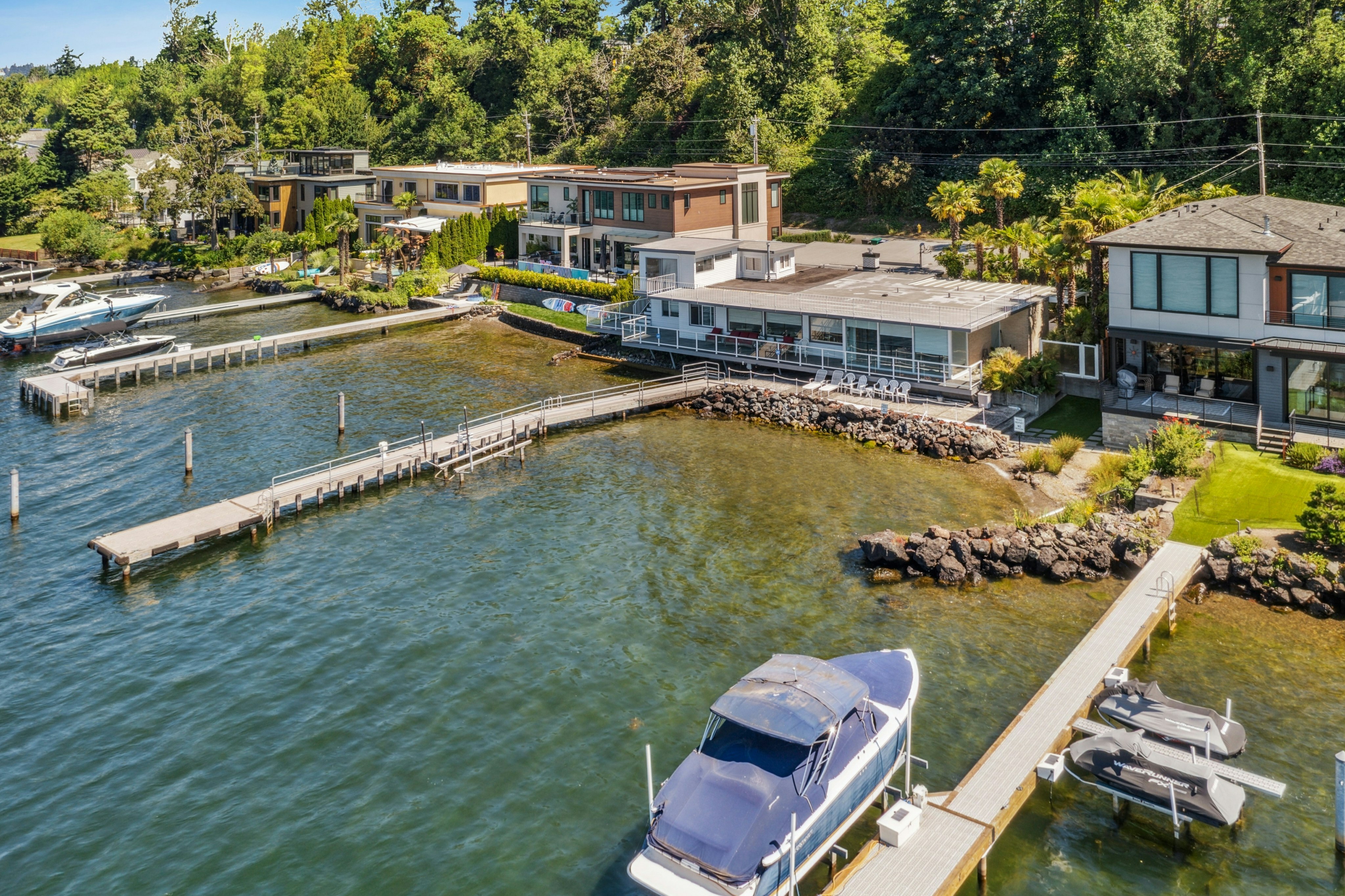 Property Photo: 195 Lake Avenue W WA 98033
