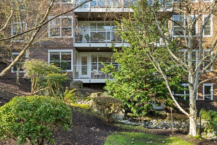 Property Photo:  22910  90th Avenue W E205  WA 98026 