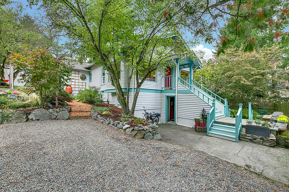 Property Photo:  8625 Ravenna Ave NE  WA 98115 