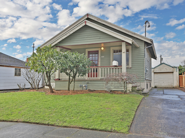 Property Photo: 1525 NE 75th Ave OR 97213