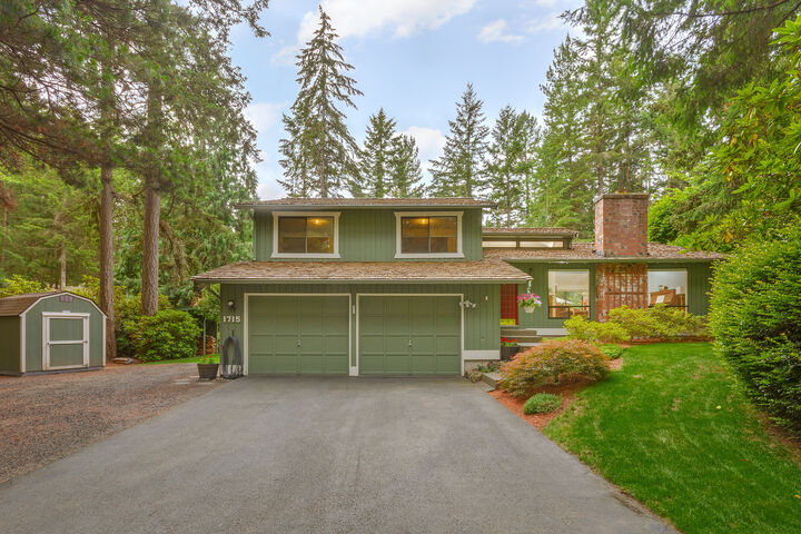 Property Photo:  1715 NW Marmot Cir  WA 98383 