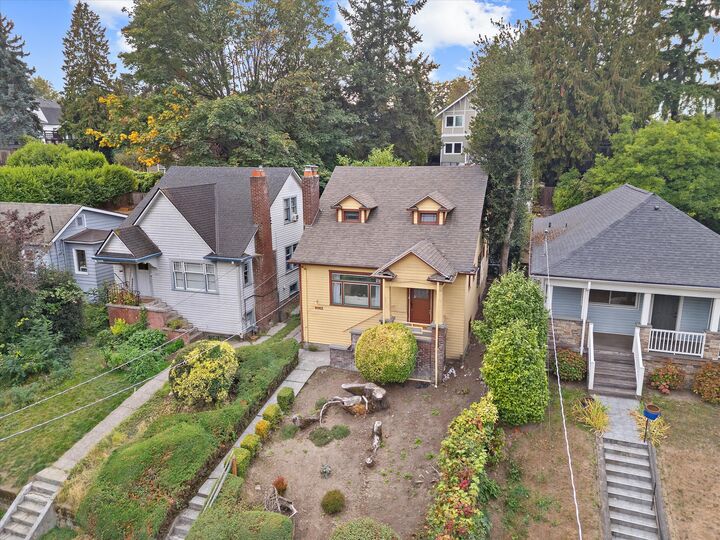 Property Photo: 6063 6th Avenue NE WA 98115
