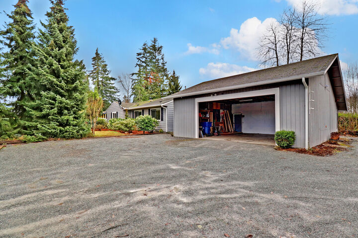 Property Photo: 2622 Center Rd WA 98204