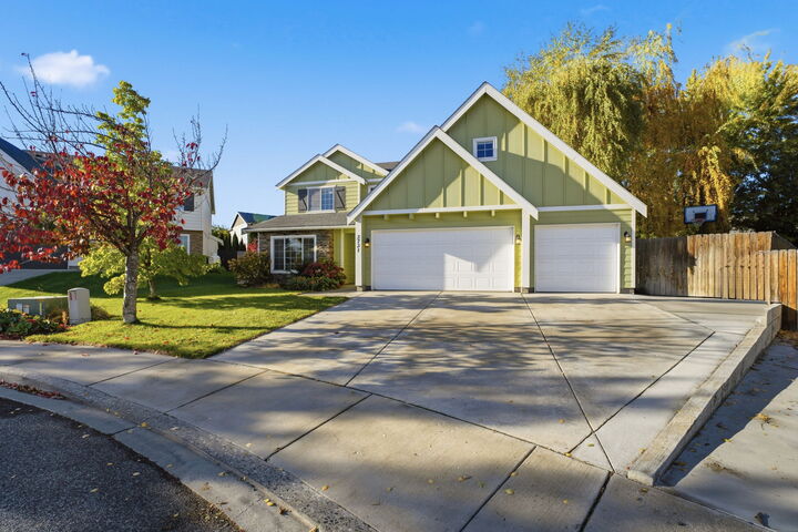 Property Photo:  3731 Van Ct  WA 99353 