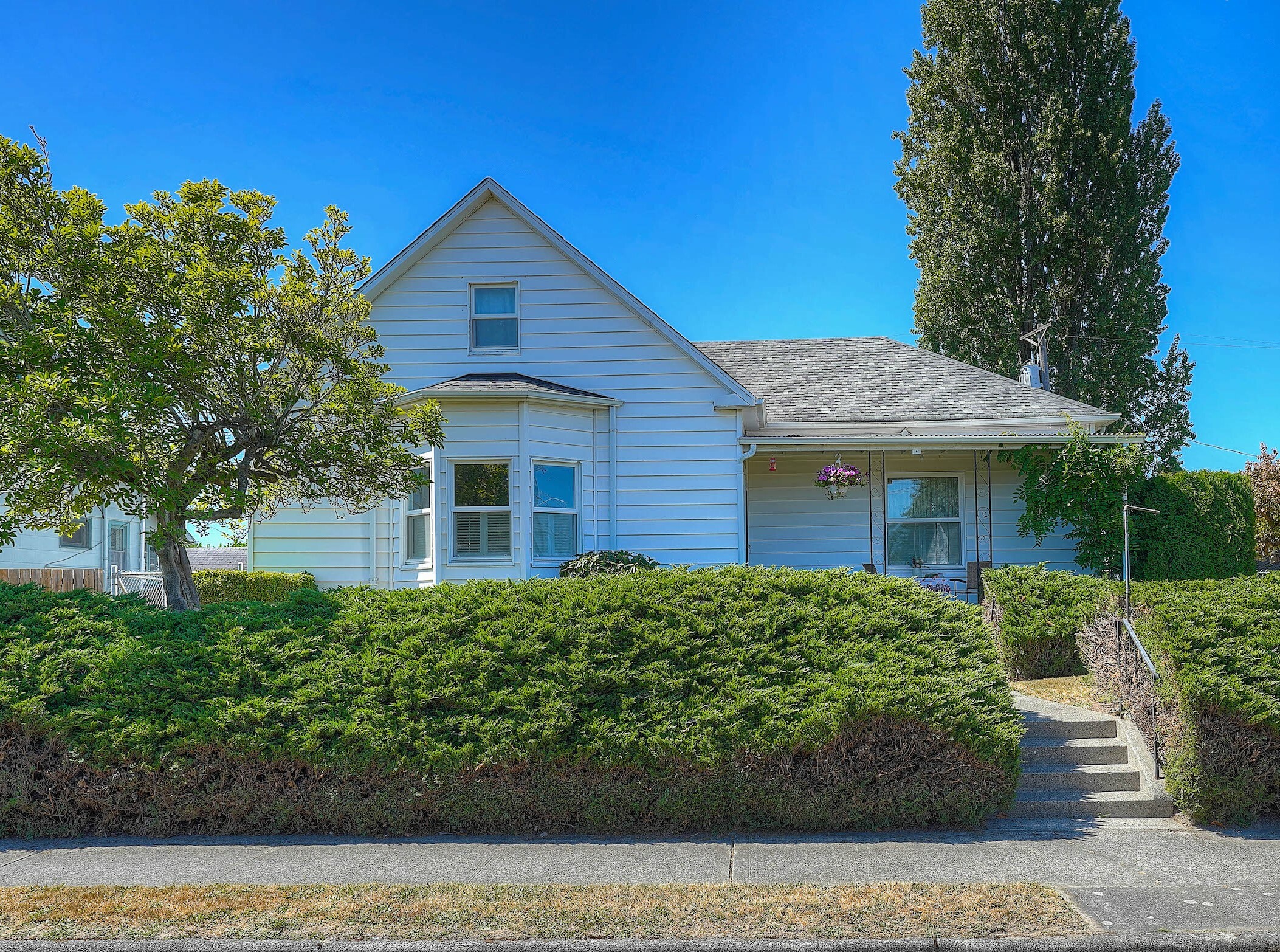 Property Photo:  7640 Yakima Avenue  WA 98408 