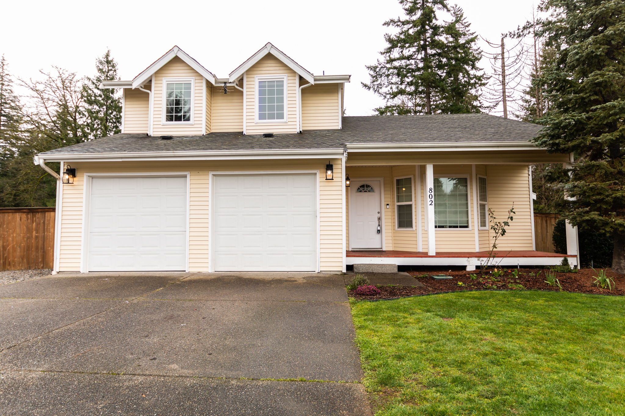 Property Photo:  802 291st St E  WA 98580 