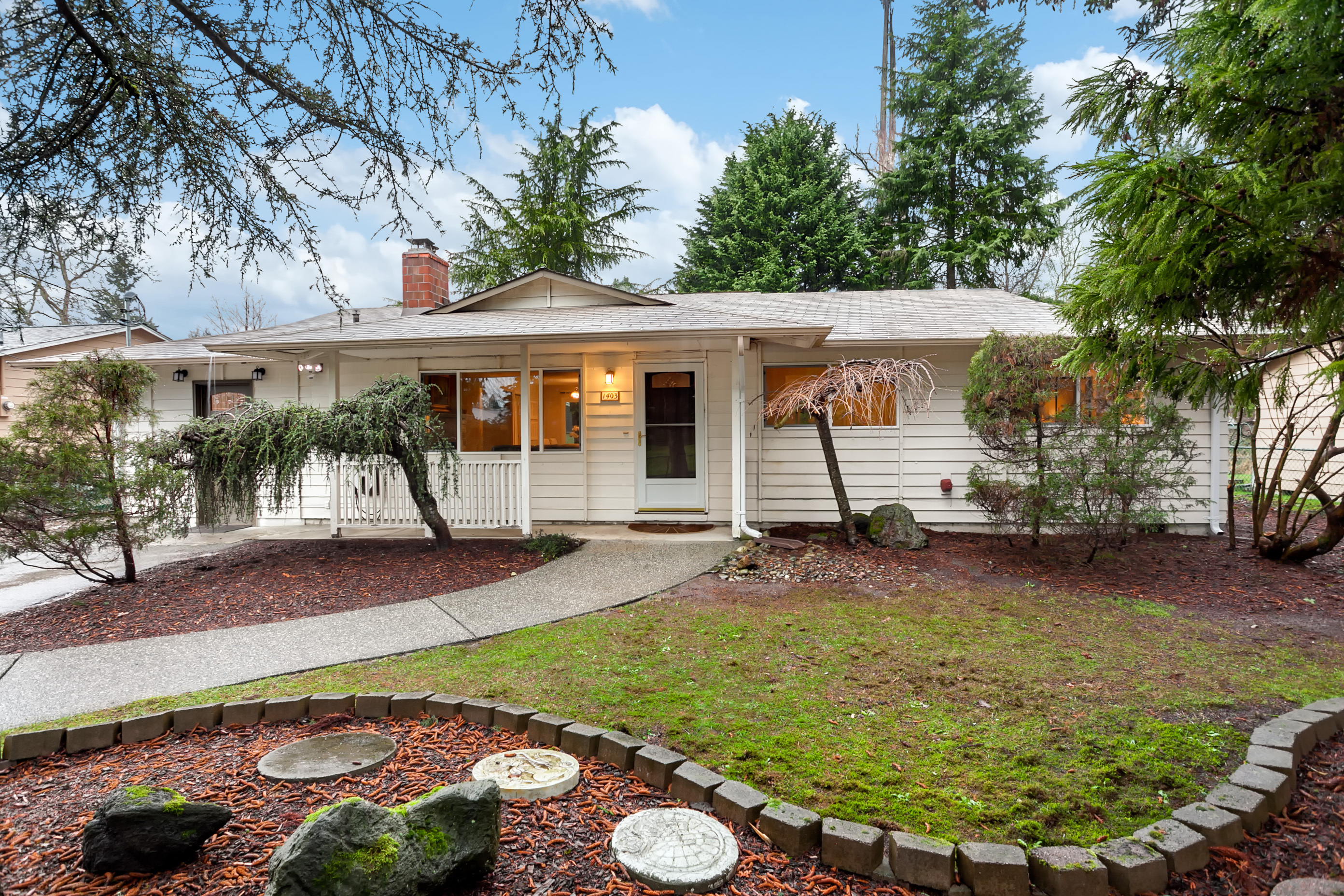 Property Photo:  1403 212th Place SW  WA 98036 