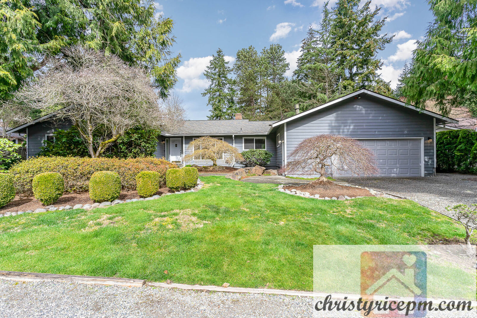 Property Photo: 14714 NE 10th Street WA 98007